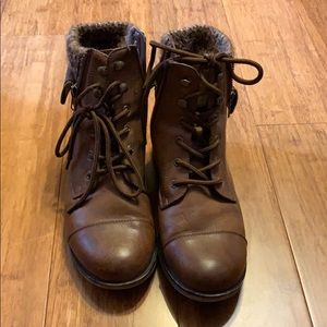 Women’s shoes